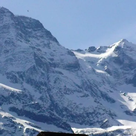 Beautiful Staubbach In A Charming * لوتربرونن